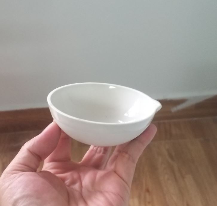 Bát sứ có mỏ 60ml , hãng Onelab