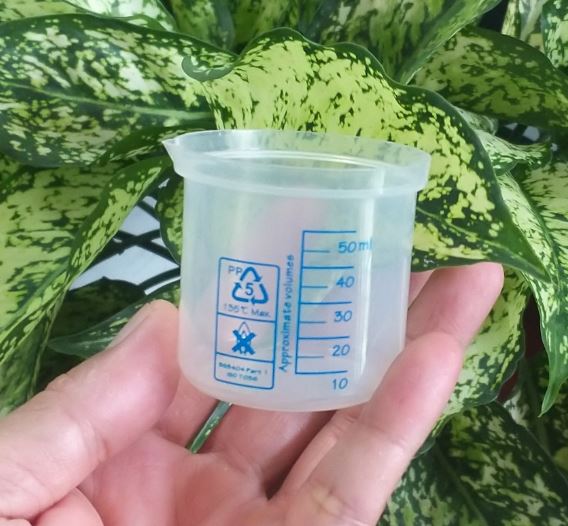 Ca nhựa chia vạch xanh không quai 50ml, hãng Onelab