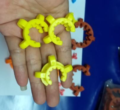 Kẹp cổ bình cầu bằng nhựa số 14, hãng Onelab