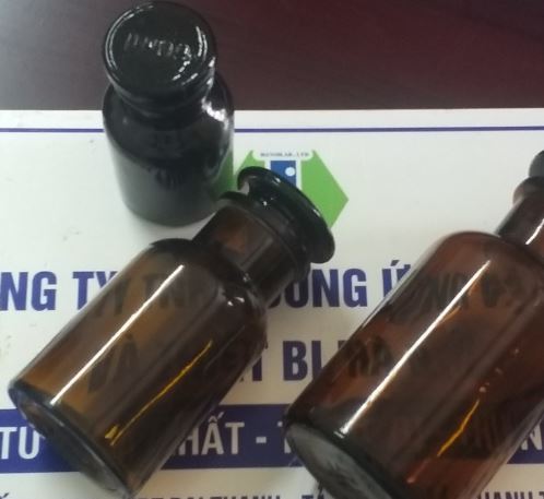 Chai thủy tinh nâu 60ml nút mài miệng rộng, hãng Onelab