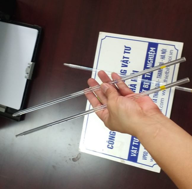 Pipettes thủy tinh dạng thẳng 15ml, hãng Biohall