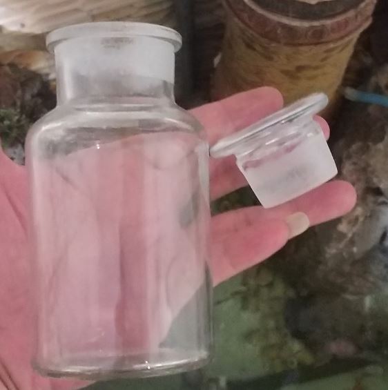 Chai thủy tinh trắng nút mài miệng rộng 500ml, hãng Onelab