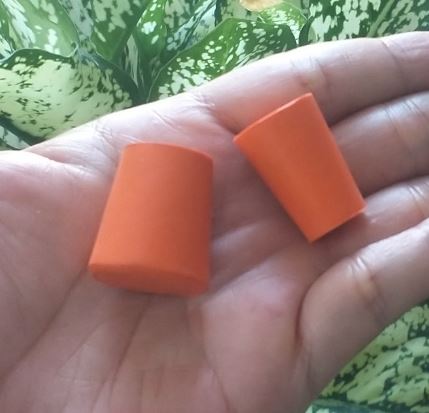 Nút cao su màu đỏ số 11, hãng Onelab