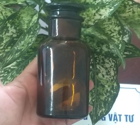 Chai thủy tinh nâu 500ml nút mài miệng rộng, hãng Onelab