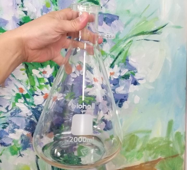 Bình tam giác có vòi 2000ml hãng Biohall-Germany