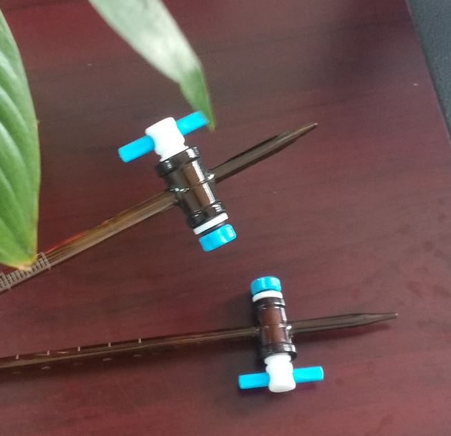 Burette nâu, khóa nhựa 25ml, hãng Onelab