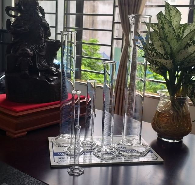 Ống đong thủy tinh 1000ml có chia vạch, hãng Biohall