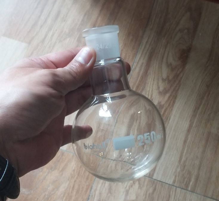 Bình cầu đáy tròn 250ml cổ nhám 29/32, hãng Biohall