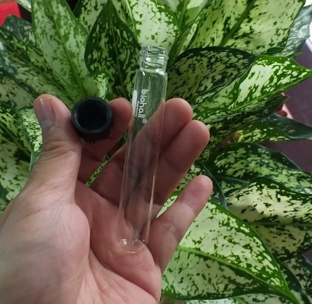 Ống nghiệm có nắp vặn đen 16 x 160mm, hãng Biohall