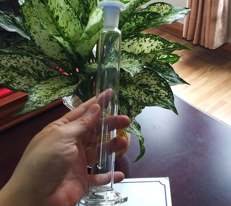 Ống đong thủy tinh có nút 50ml, hãng Biohall
