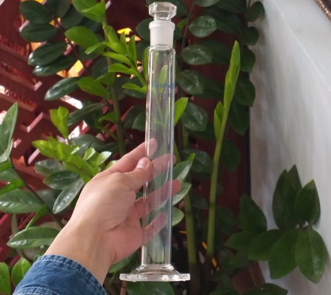 Ống đong thủy tinh có nút 100ml, hãng Biohall