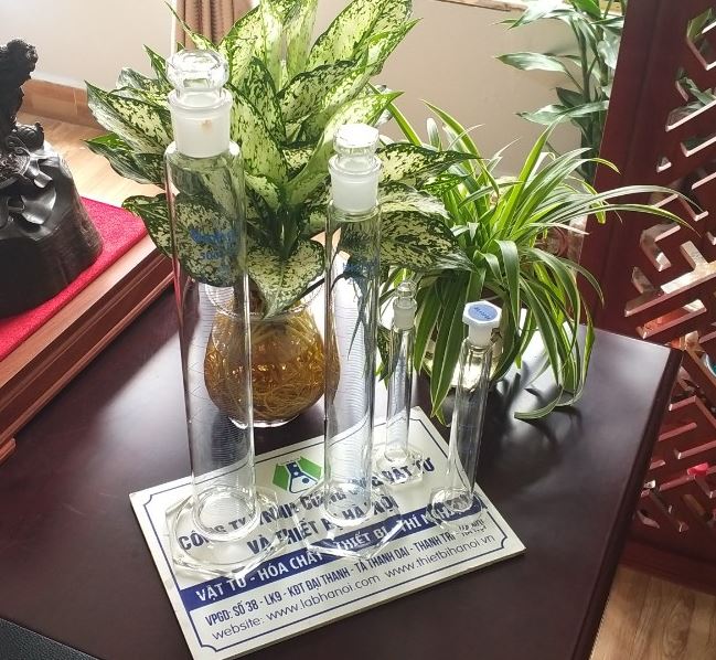 Ống đong thủy tinh có nút 2000ml, hãng Biohall