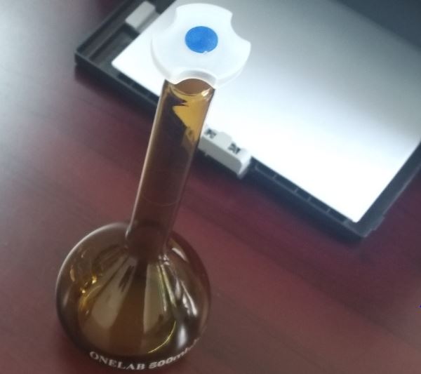 Bình định mức nâu 20ml, hãng Onelab