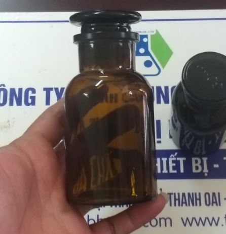 Chai thủy tinh nâu 250ml nút mài miệng rộng đựng mẫu, hóa chất, hãng Onelab