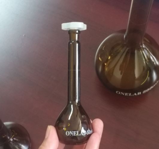 Bình định mức nâu 50ml, hãng Oenlab