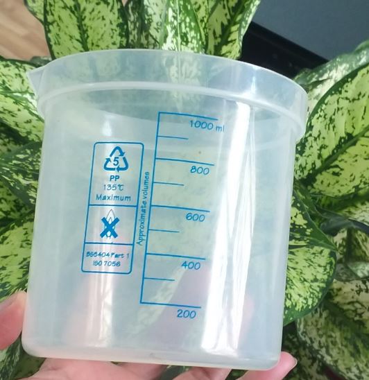 Ca nhựa chia vạch xanh không quai 1000ml, hãng Onelab