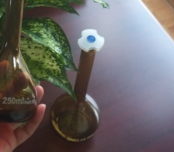 Bình định mức nâu 500ml, hãng Onelab