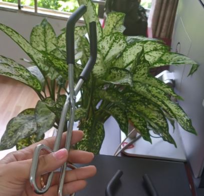 Kẹp gắp cốc thí nghiệm 260mm, hãng Onelab