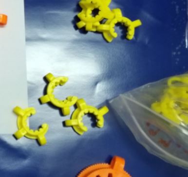 Kẹp cổ ống sinh hàn bằng nhựa số 14, hãng Onelab