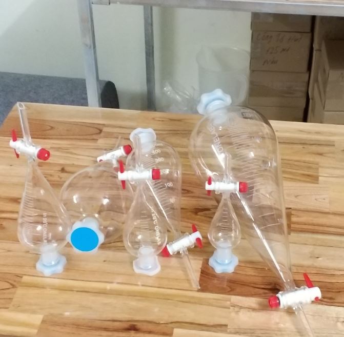 Phễu chiết quả lê 60ml, hãng Onelab