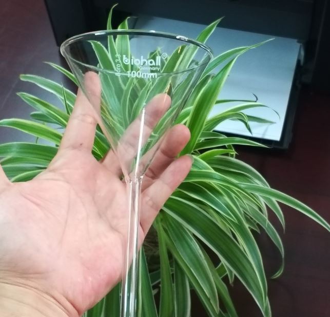Phễu thủy tinh 150mm, hãng Biohall