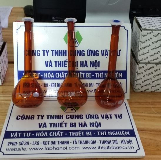 Bình định mức nâu 200ml, nút nhựa, hãng Biohall