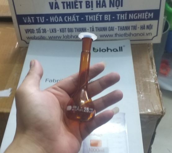 Bình định mức nâu 25ml, nút nhựa, hãng Biohall