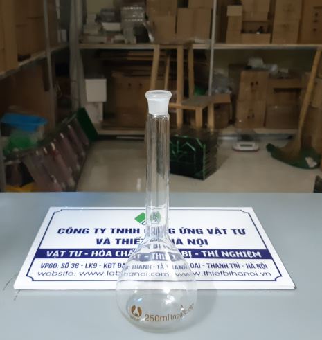 Bình định mức trắng 250ml, hãng Onelab