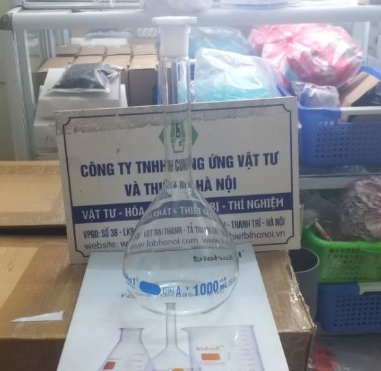 Bình định mức trắng 1000ml, nút nhựa, hãng Biohall