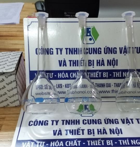 Bình định mức trắng 250ml, nút nhựa, hãng Biohall