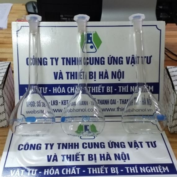 Bình định mức trắng 50ml, nút nhựa, hãng Biohall