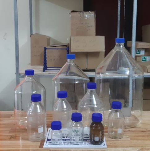 Chai trung tính trắng nắp vặn xanh, hãng Onelab