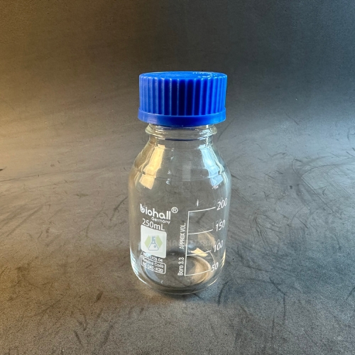 Chai trung tính trắng nắp vặn xanh 250ml, hãng Biohall