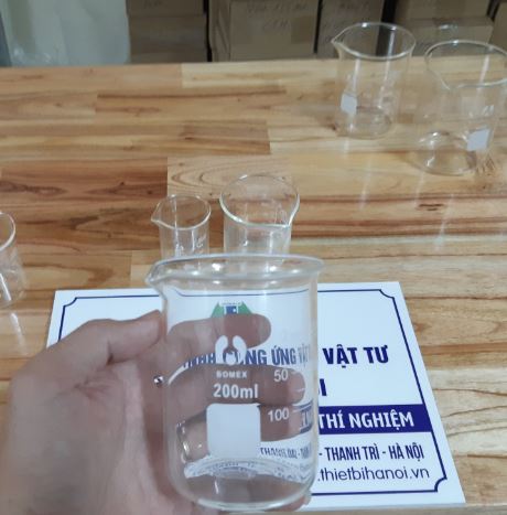 Cốc thủy tinh chia vạch, chịu nhiệt 200ml, hãng Onelab