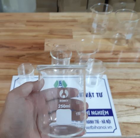 Cốc thủy tinh chia vạch, chịu nhiệt 250ml, hãng Onelab