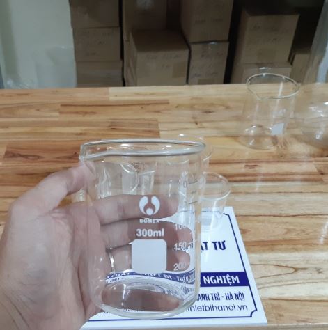 Cốc thủy tinh chia vạch, chịu nhiệt 300ml, hãng Onelab