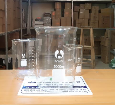 Cốc đong thủy tinh có mỏ 10000ml, hãng Onelab