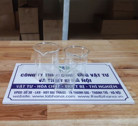 Cốc đong thủy tinh có mỏ 10ml, hãng Onelab