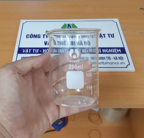 Cốc đong thủy tinh có mỏ 200ml, hãng Onelab
