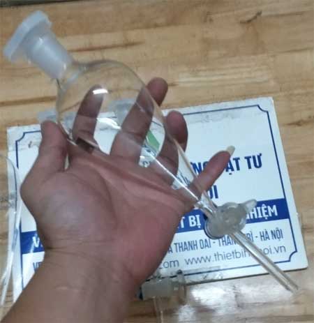 Phễu chiết quả lê khóa thủy tinh 125ml, hãng Onelab